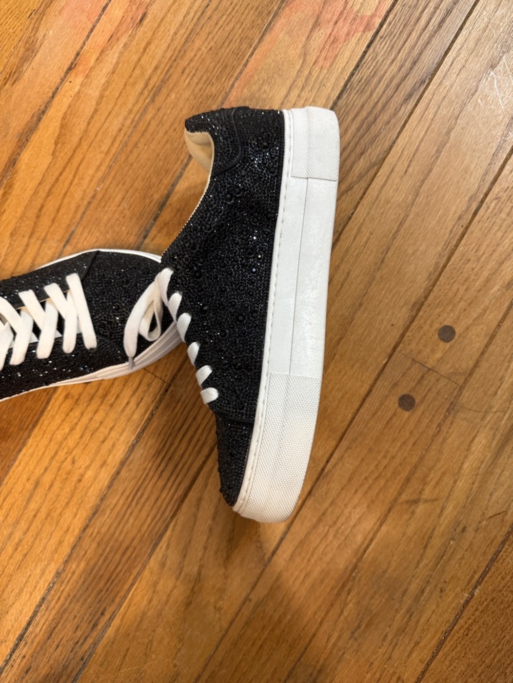 Betsey Johnson Black Glitter Low-Top Sneakers with White Interior - Picture 4 of 6